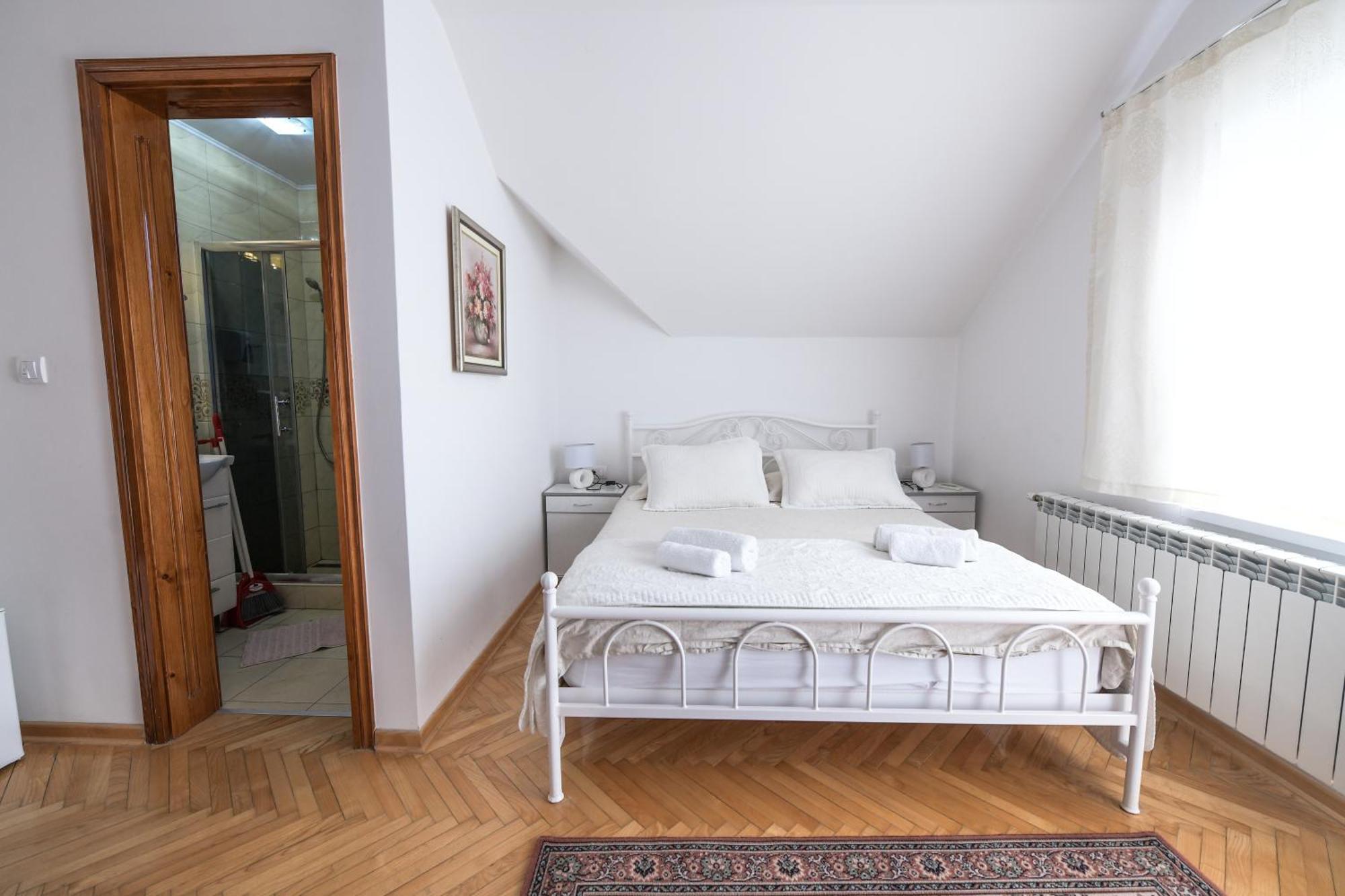 Suncani Breg Apartments Vrdnik Habitación foto